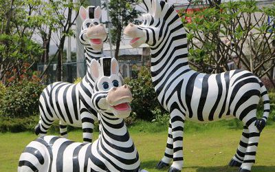 公園草坪玻璃鋼彩繪卡通童趣創意斑馬雕塑