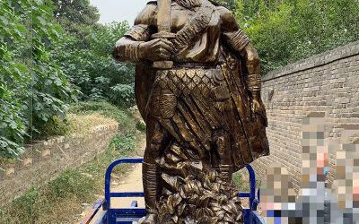 景區廣場擺放玻璃鋼仿銅炎帝神農氏雕塑