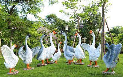 草坪玻璃鋼創(chuàng)意彩繪仿真動物鵝雕塑