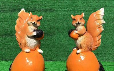 游樂場玻璃鋼彩繪仿真松鼠雕塑