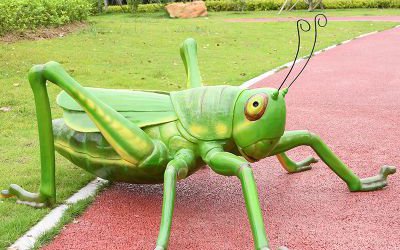 游樂場玻璃鋼仿真動物蝗蟲雕塑