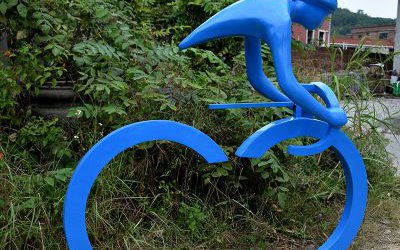 戶外景區玻璃鋼抽象創意運動騎自行車雕塑