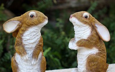 景區(qū)玻璃鋼彩繪仿真兔子雕塑