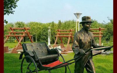 花園步行街拉黃包車夫玻璃鋼仿銅人物雕塑