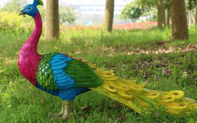 戶外草坪一只玻璃鋼彩繪仿真動(dòng)物孔雀雕塑