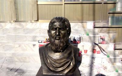 公園玻璃鋼仿銅世界名人帕拉圖雕塑