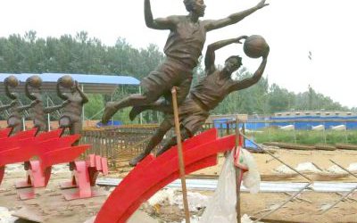 學(xué)院玻璃鋼仿銅打籃球運動人物雕塑