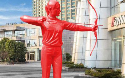 學(xué)校操場(chǎng)擺放玻璃鋼射箭運(yùn)動(dòng)員雕塑