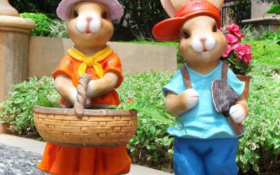 公園景區(qū)創(chuàng)意玻璃鋼彩繪園林景觀擺件兔子雕塑