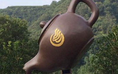 公園景區(qū)大型玻璃鋼仿銅懸浮流水天壺雕塑