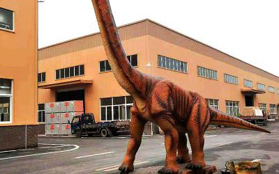 景區(qū)街道創(chuàng)意大型仿真玻璃鋼恐龍雕塑