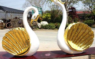 城市創意玻璃鋼彩繪噴金白天鵝雕塑